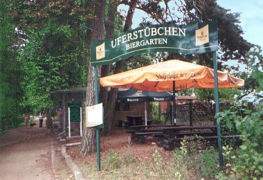 UFERSTBCHEN - Imbiss mit Biergarten in Altenhof,
direkt an der Uferpromenade vom Werbellinsee